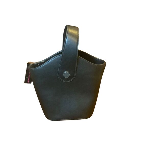 No Boundaries Black Crossbody Bucket Handbag Short Handle and Adjustable Strap - Picture 2 of 7